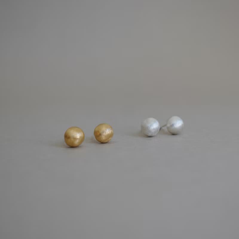 ドームピアス/イヤリング