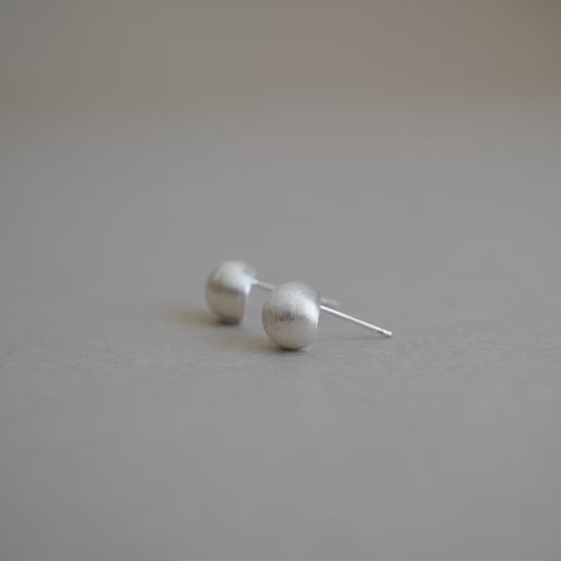 ドームピアス/イヤリング