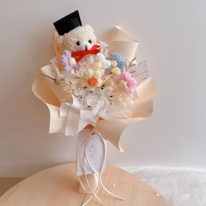美好時光-畢業花束、畢業季、花束、針織花、編織花小熊花束、永