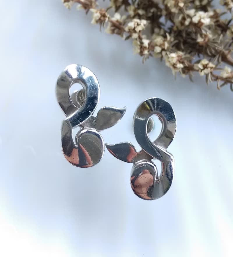 Vintage Jewelry 西洋古董飾品 TARA 厚實 銀色調 符號 栓式耳環