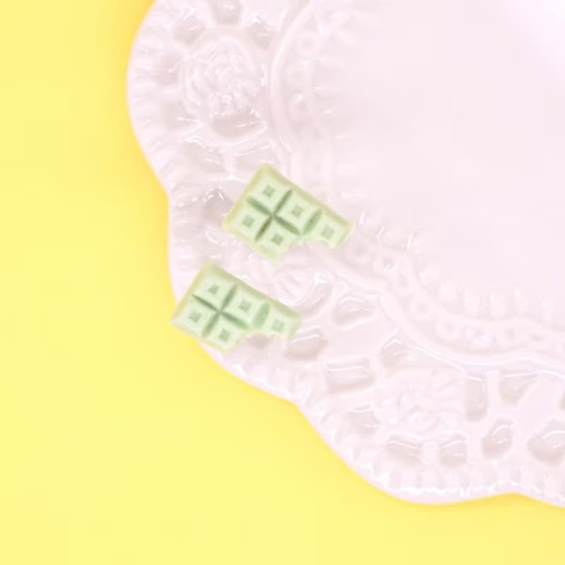 Playful Design 咬一口抹茶巧克力塊耳環