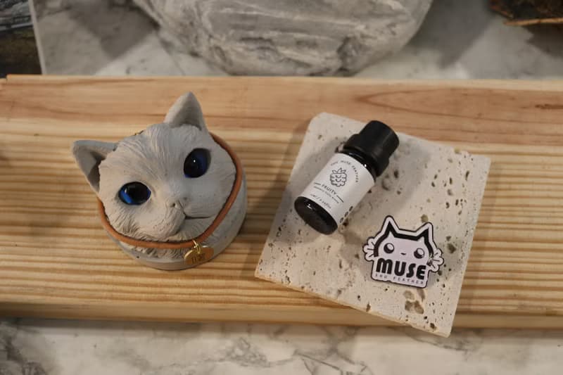 曙MUSE 長毛貓咪頭水泥擴香石擺飾 送精油 送徽章