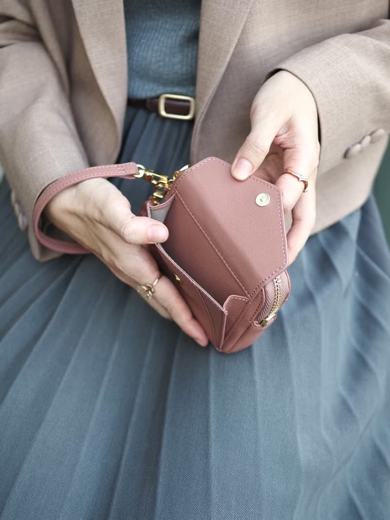 Valen (Tearose) : Mini wallet, short wallet, cow leather, Nude-pink, Zip pouch