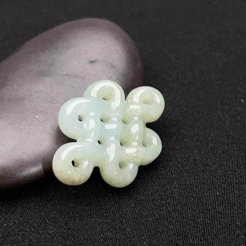 冰綠翡翠吉祥結吊飾 | 天然緬甸玉翡翠A貨