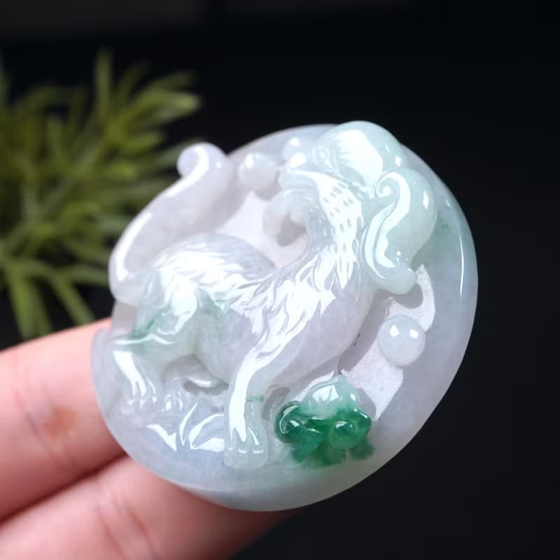 【旺財】飄綠花翡翠巧雕狗狗項鍊 | 天然緬甸玉A貨翡翠 | 送禮