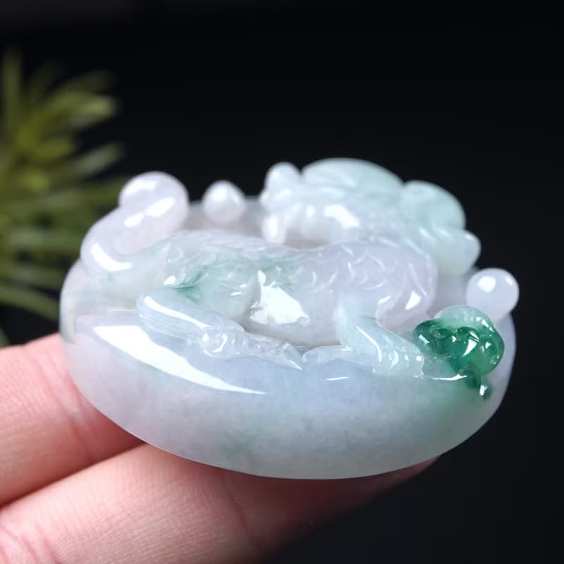 【旺財】飄綠花翡翠巧雕狗狗項鍊 | 天然緬甸玉A貨翡翠 | 送禮