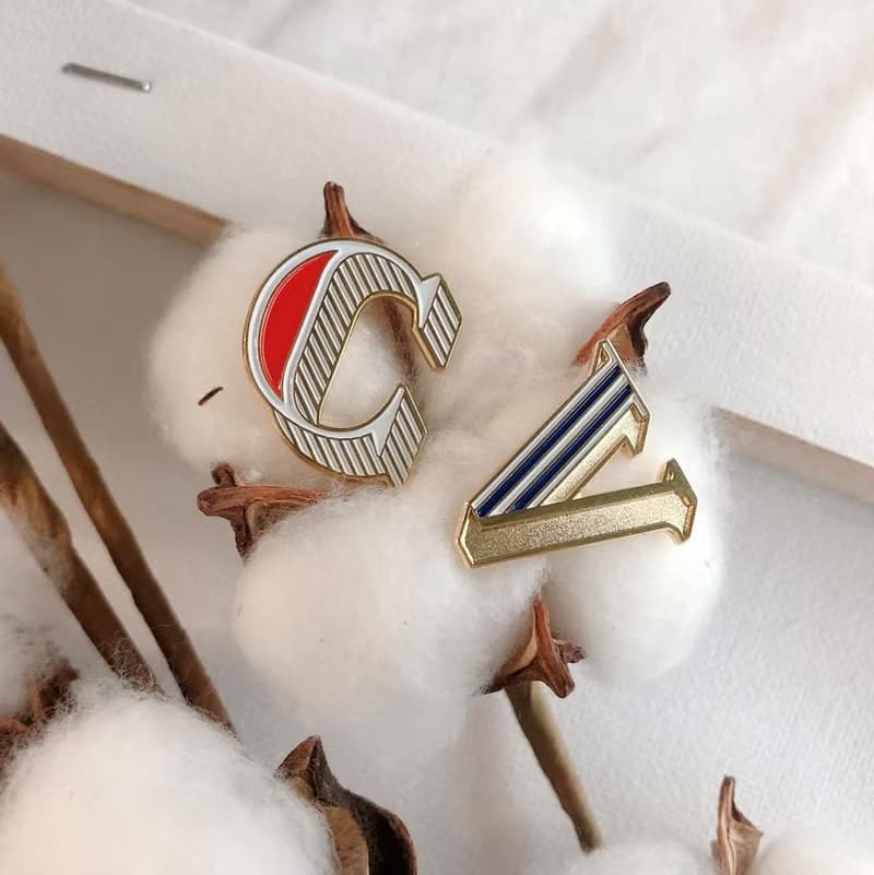 V / V.I.P -琺瑯徽章卡－附信封 開學季 情人卡 萬用字母卡