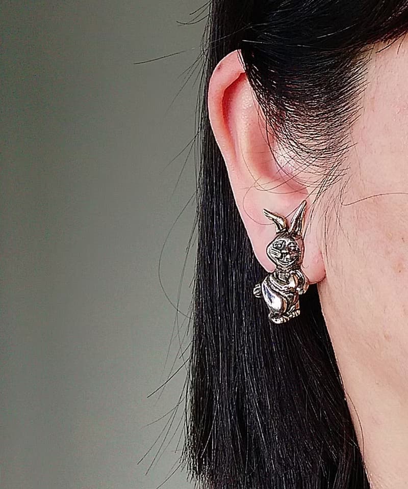 vintage jewelry  古董愛麗絲兔子夾式耳環