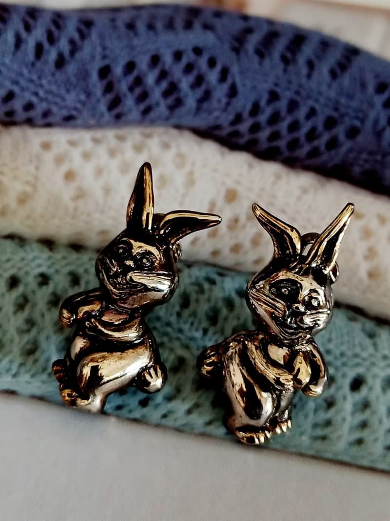 vintage jewelry  古董愛麗絲兔子夾式耳環