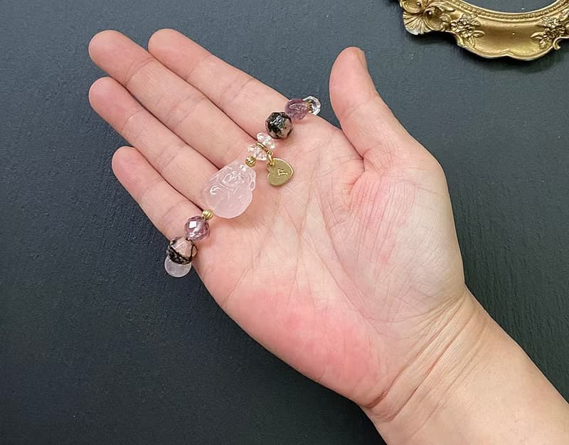 桃花招財化太歲-粉晶x紫水晶x薔薇輝石x白水晶x粉晶龍龜黃銅手鍊