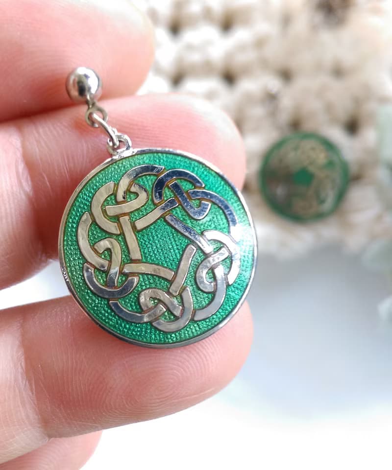 Vintage Jewelry 景泰藍 凱爾特結 綠底 耳勾 針式耳環