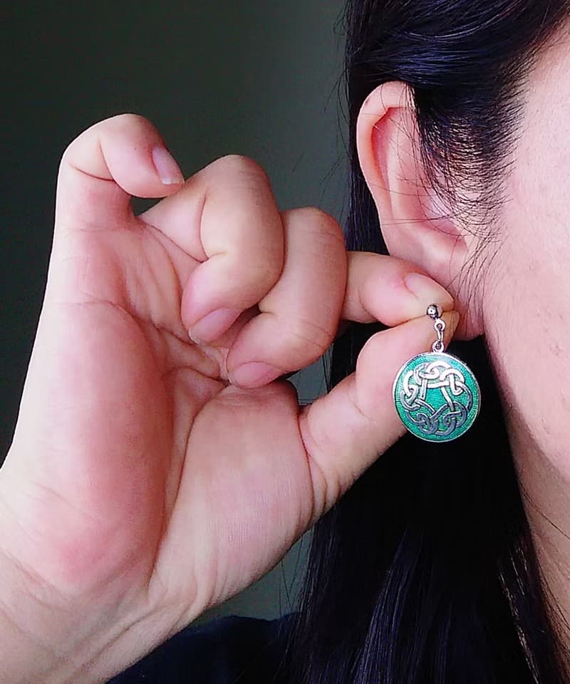 Vintage Jewelry 景泰藍 凱爾特結 綠底 耳勾 針式耳環