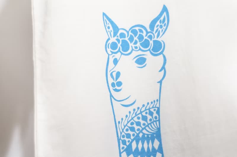 女裝純棉長袖棒球裝上衣 黑白撞色印花T-shirt 設計上衣-祕魯羊駝