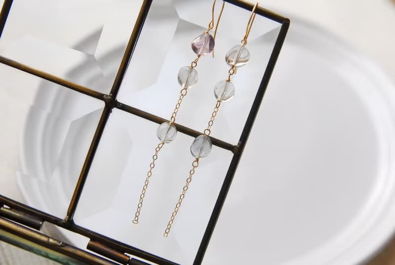 マルチカラーフローライトの風を感じるピアス  １４kgf