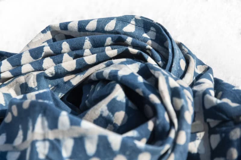 手工木刻印植物染圍巾手織圍巾 編織圍巾 藍染純綿絲巾-藍摩洛哥