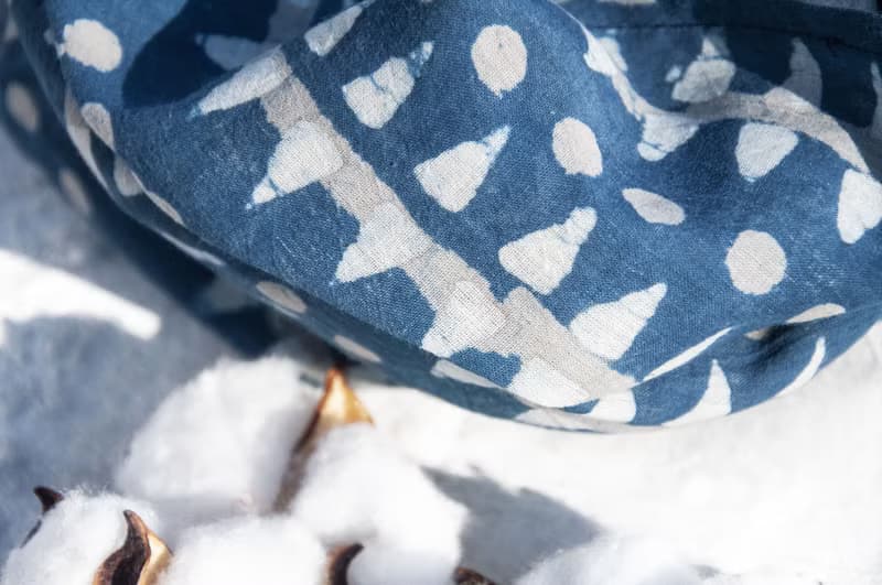 手工木刻印植物染圍巾手織圍巾 編織圍巾 藍染純綿絲巾-藍摩洛哥