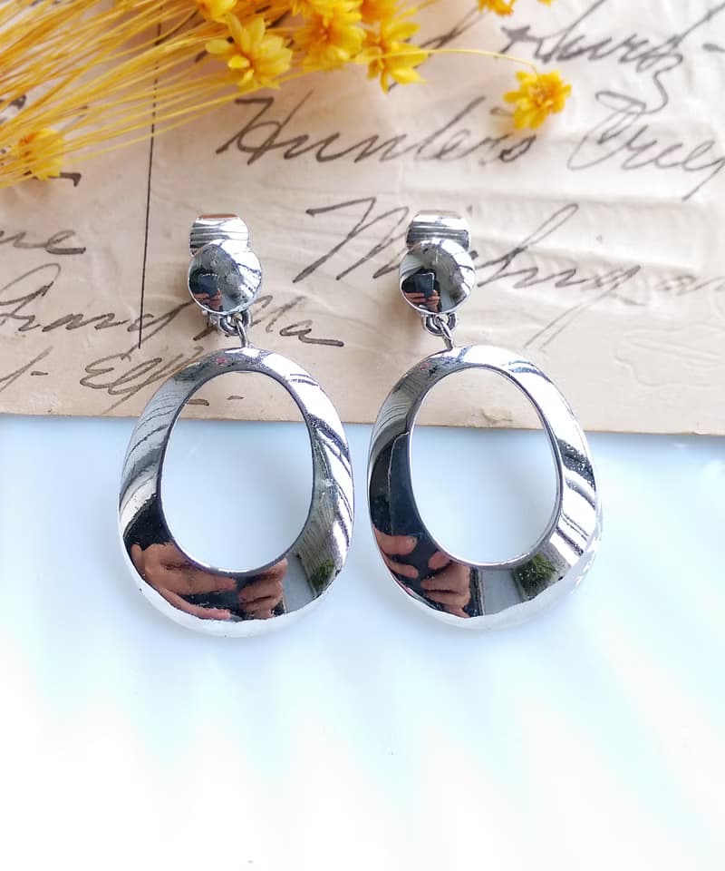 Vintage Jewelry 西洋古董飾品 TRIFARI 銀色調 環圈 夾式耳環