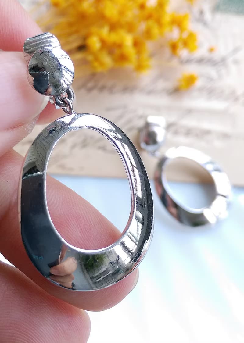 Vintage Jewelry 西洋古董飾品 TRIFARI 銀色調 環圈 夾式耳環