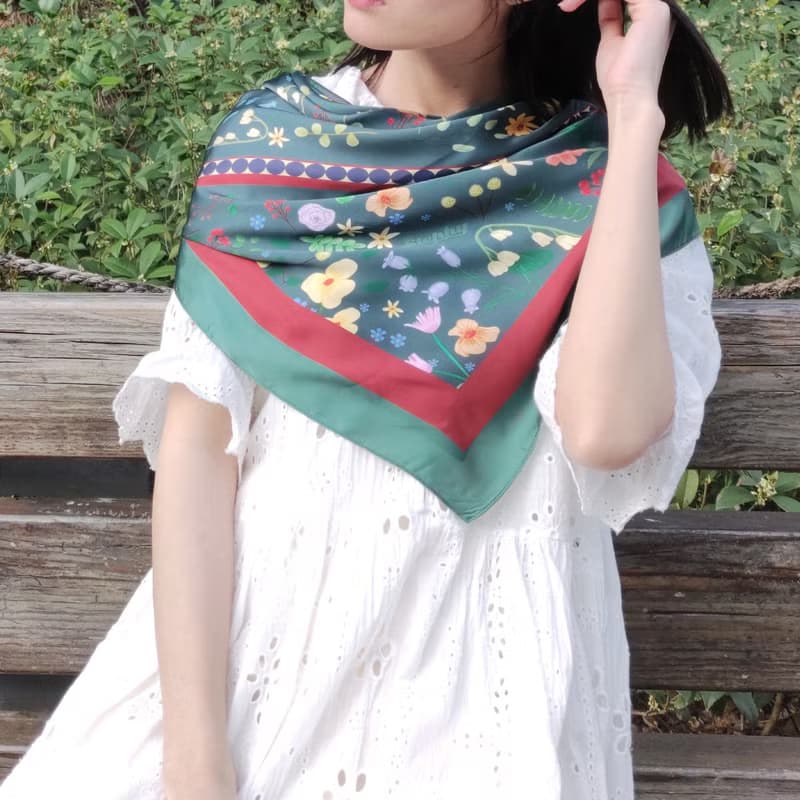 【絲巾禮盒】復古碎花大絲巾連絲巾扣高雅禮盒/歐日復古風