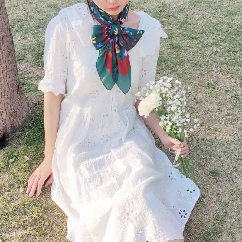 【絲巾禮盒】復古碎花大絲巾連絲巾扣高雅禮盒/歐日復古風