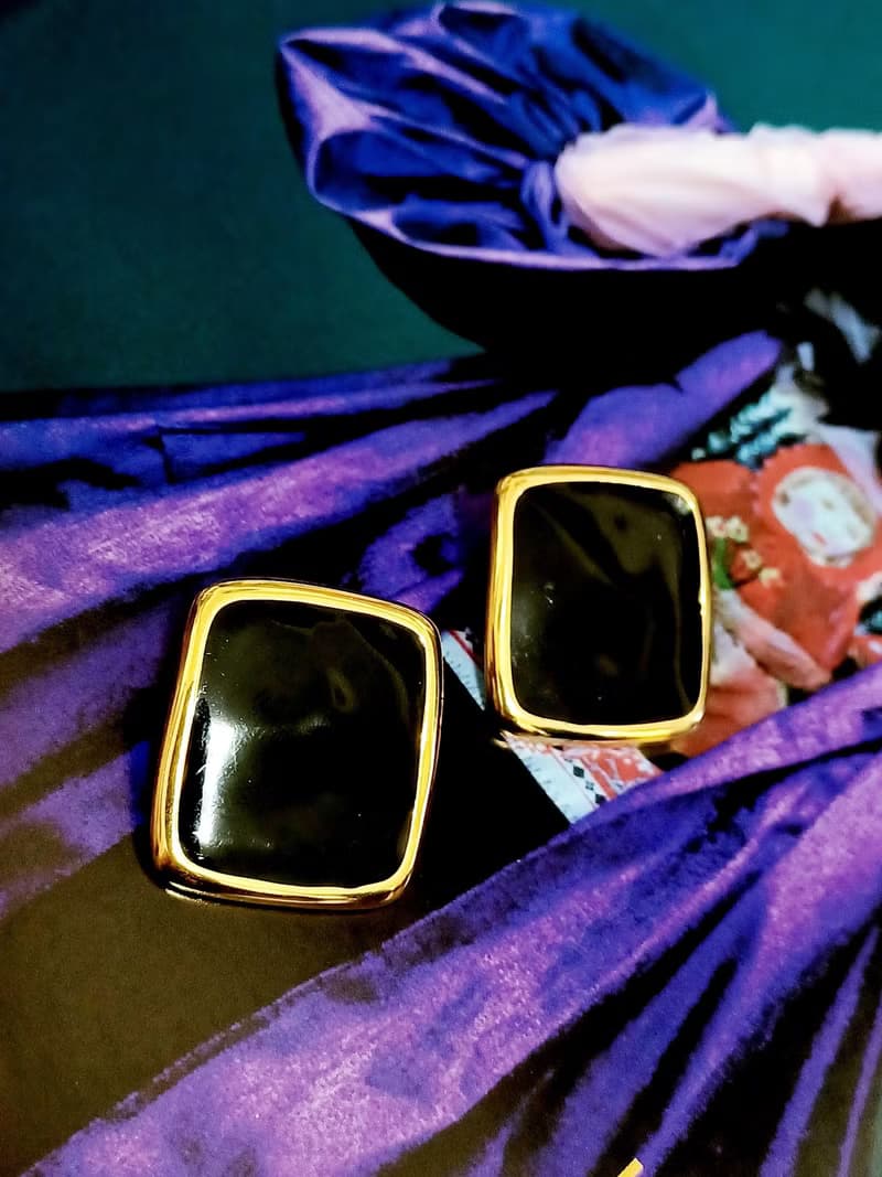 vintage jewelry  Monet 古董方框黑琺瑯夾式耳環