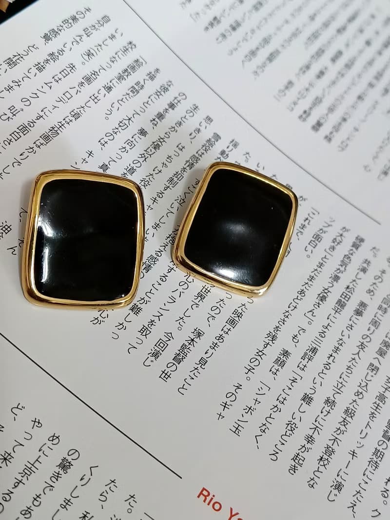 vintage jewelry  Monet 古董方框黑琺瑯夾式耳環