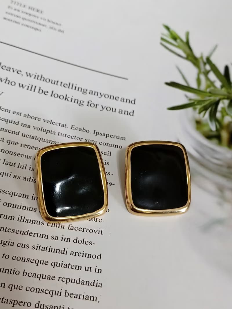 vintage jewelry  Monet 古董方框黑琺瑯夾式耳環