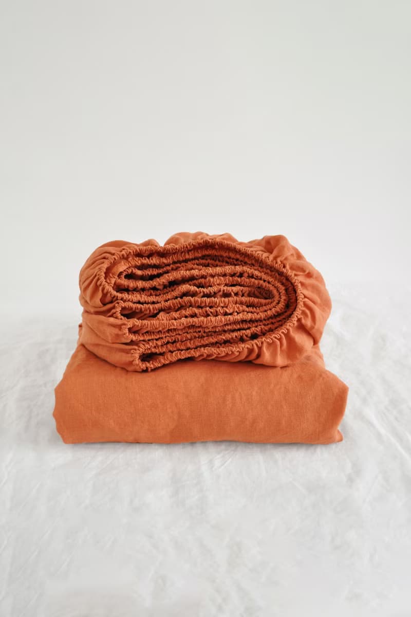 Burnt orange linen fitted sheet / Softened linen bed sheet / Deep pocket
