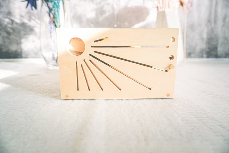 北欧風フードボウル　角度調整可能　フードスタンド　食器スタンド　小型犬　中型犬　ネコ　木製　ナチュラル　オーダー可能