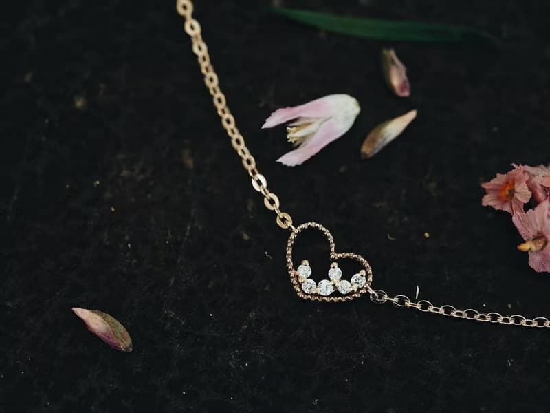 【茉莉亞緹 Moriarty Jewelry】14K 玫瑰金 縷空愛心 小鑽手鍊