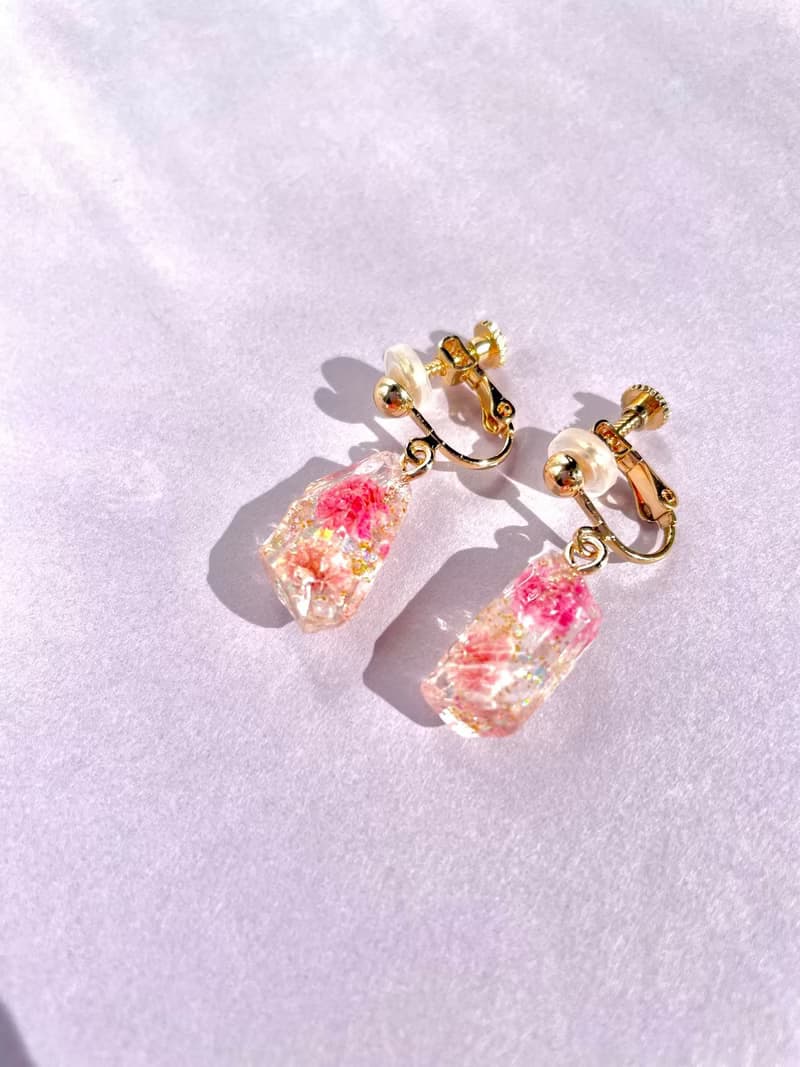 乾花樹脂耳環　粉紅色