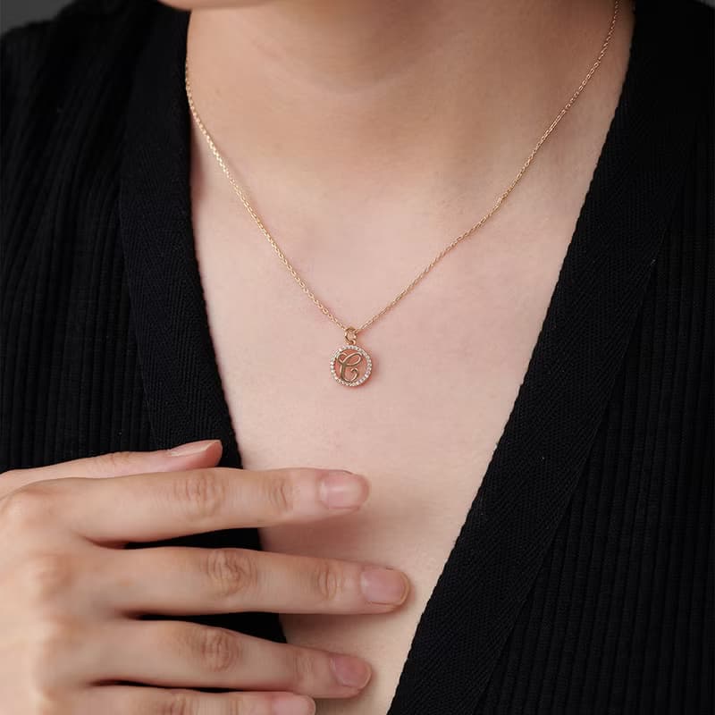 星鑽圍繞英文字母項鍊|鑲鑽項鍊|金色