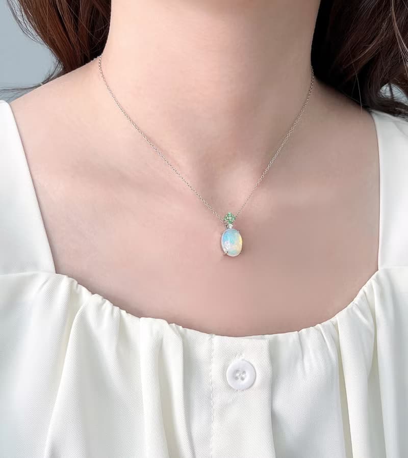 丁香花 Lilac系列 | 蛋白石 / 歐泊 / 沙佛萊 18K小花項鍊