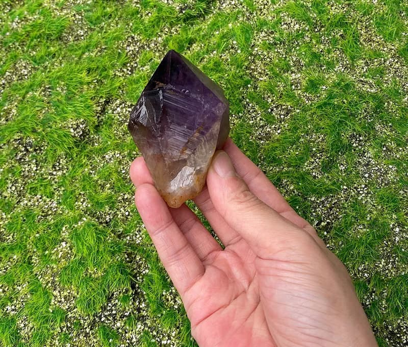 天然能量礦石//紫水晶骨幹//貴人 冥想 智慧 // 財運 療癒 消磁