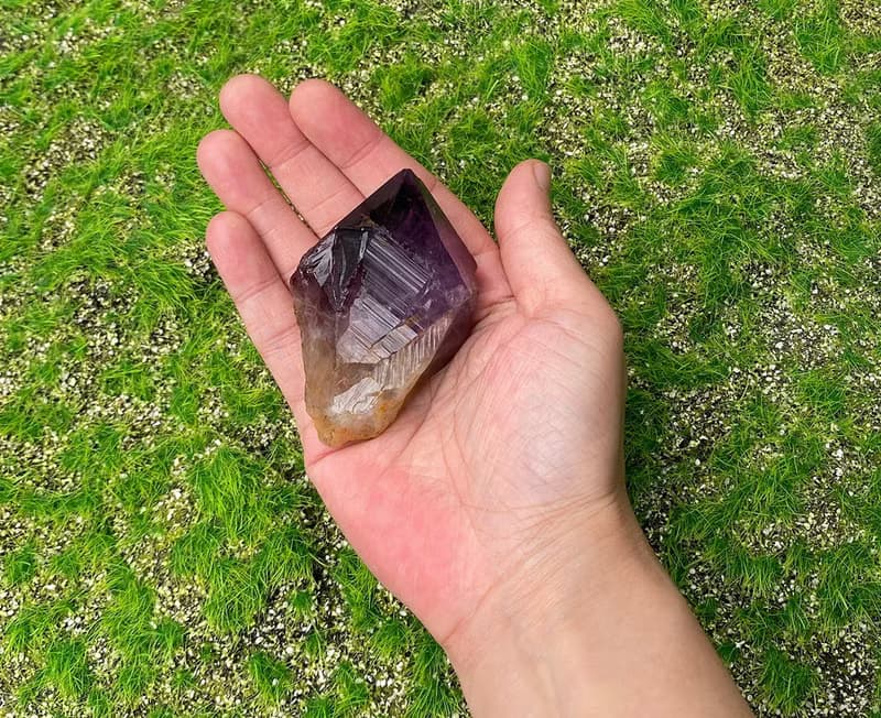 天然能量礦石//紫水晶骨幹//貴人 冥想 智慧 // 財運 療癒 消磁