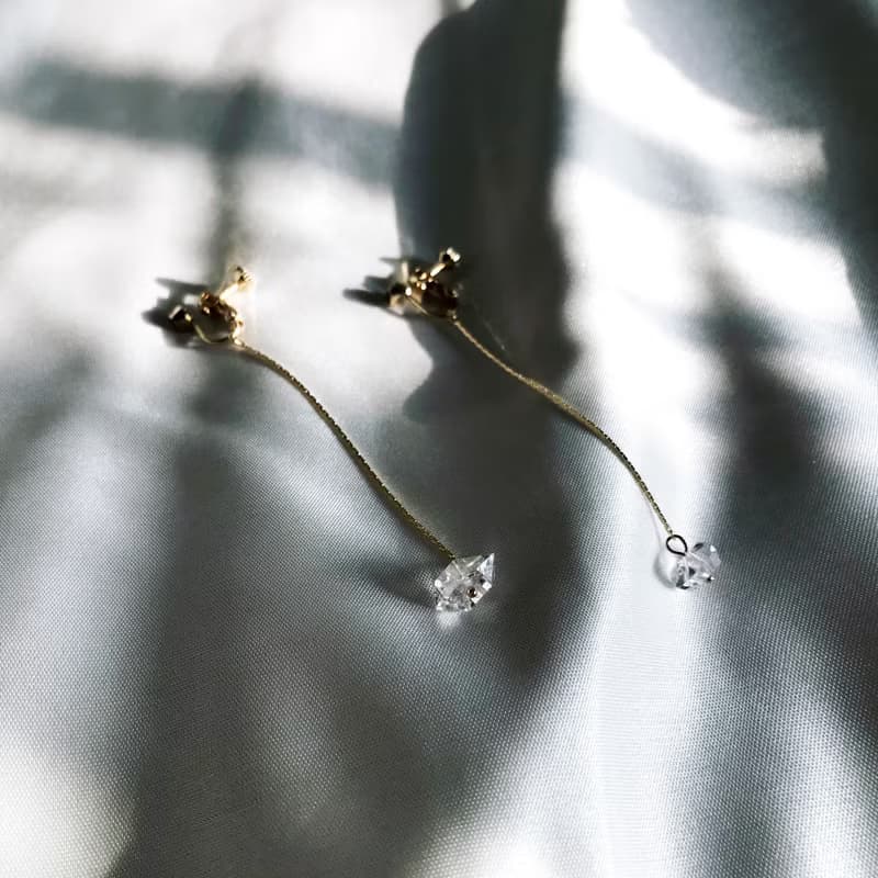 垂墜雙尖白水晶耳夾