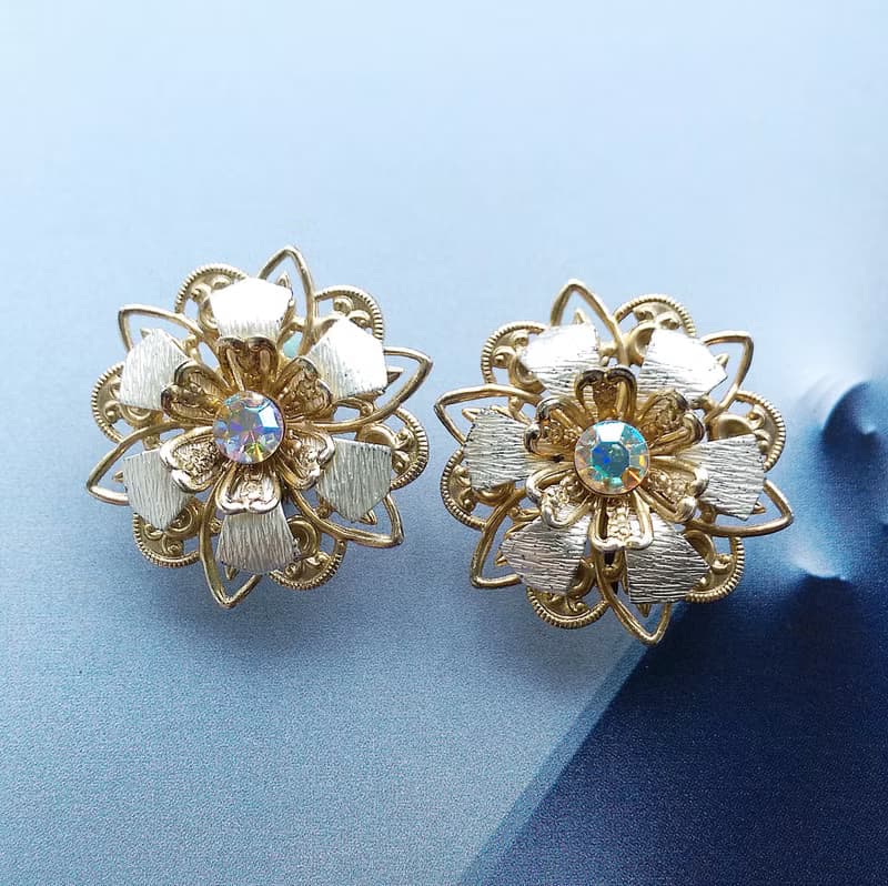Vintage Jewelry 西洋古董飾品 雙層花瓣 花卉 夾式耳環