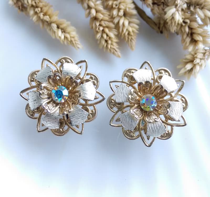 Vintage Jewelry 西洋古董飾品 雙層花瓣 花卉 夾式耳環