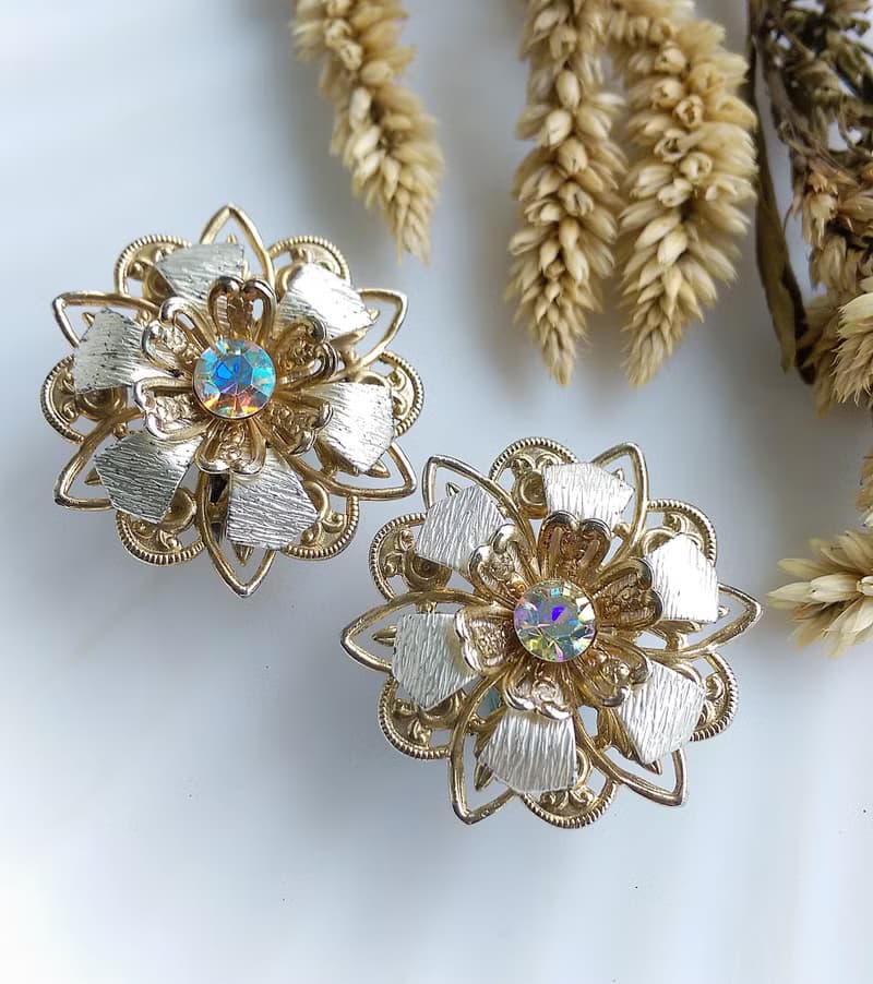 Vintage Jewelry 西洋古董飾品 雙層花瓣 花卉 夾式耳環