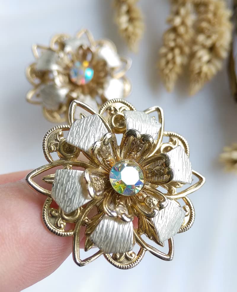 Vintage Jewelry 西洋古董飾品 雙層花瓣 花卉 夾式耳環