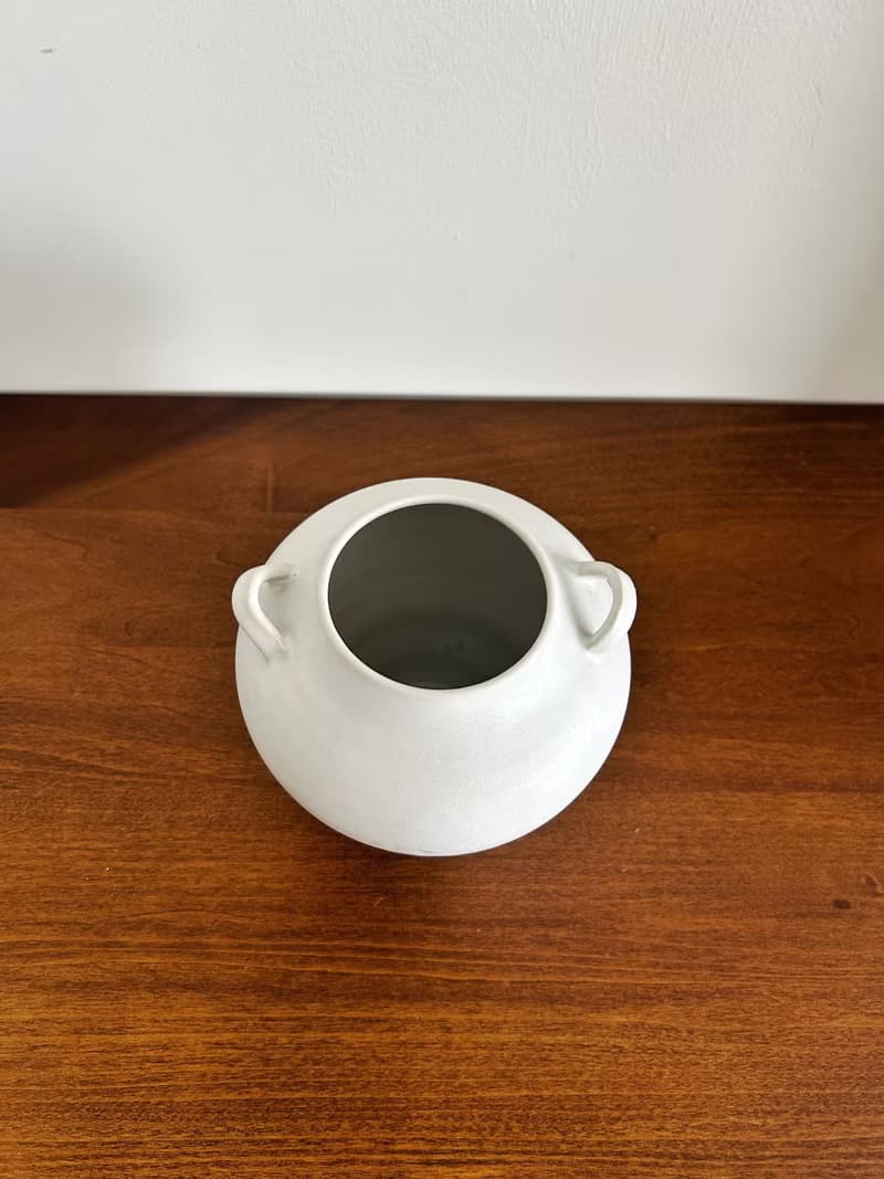 霧白釉雙耳花器