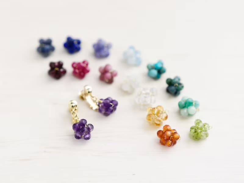 【ピアス・イヤリング】シンセティックルビーの実 ベリー ピンク 金平糖 7月誕生石
