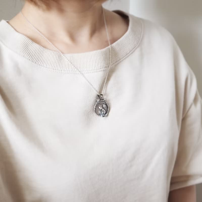 森のリスとキノコペンダント