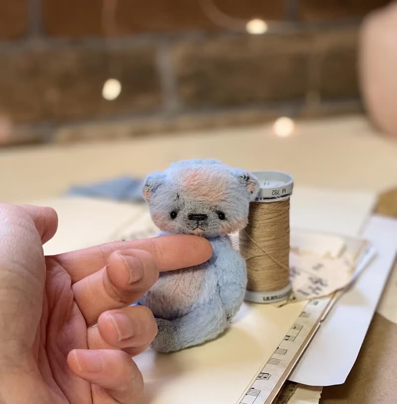 Little teddy bear Barry