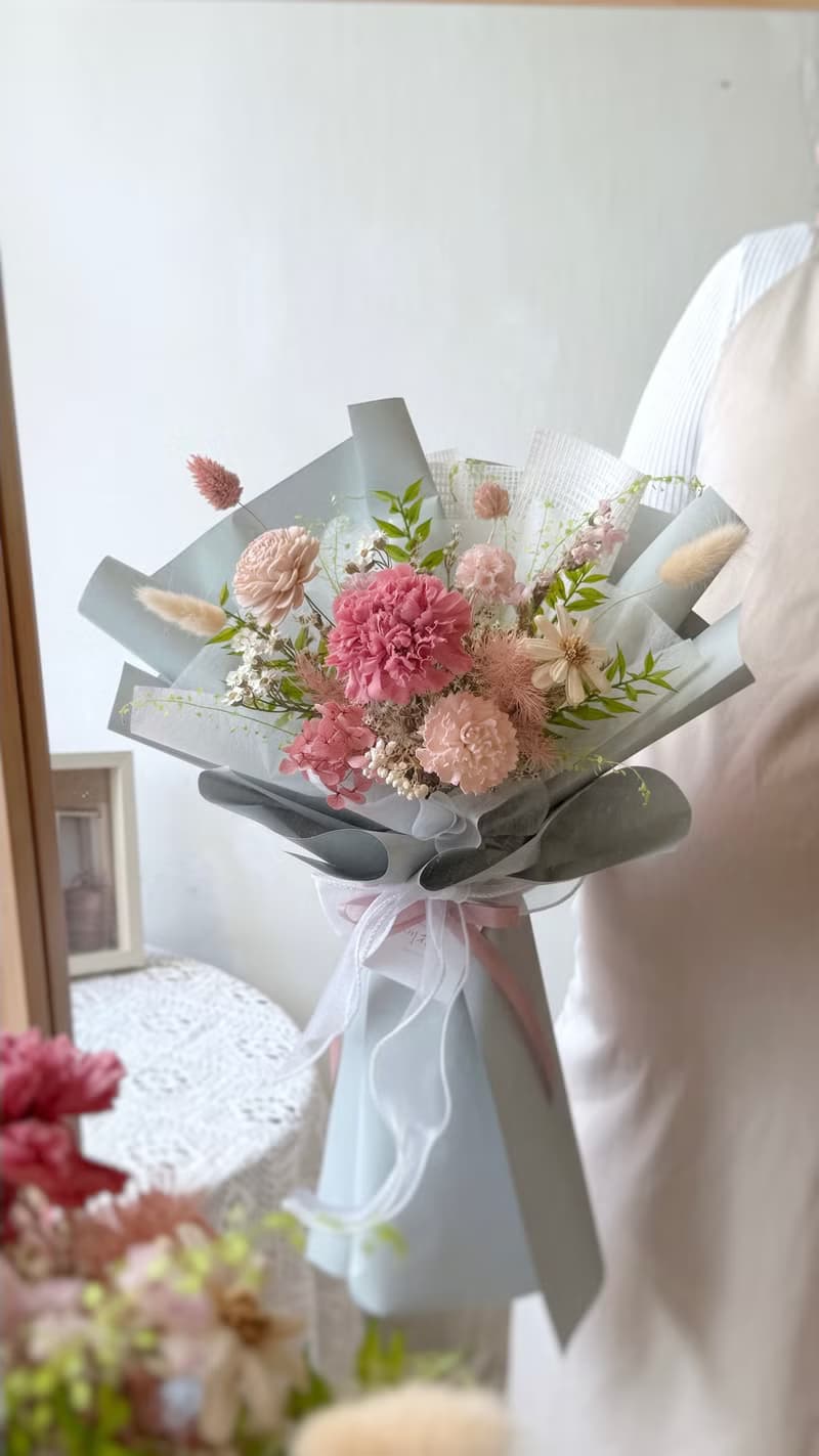【母親節花束】花園晨曦 康乃馨中型花束 母親節禮物