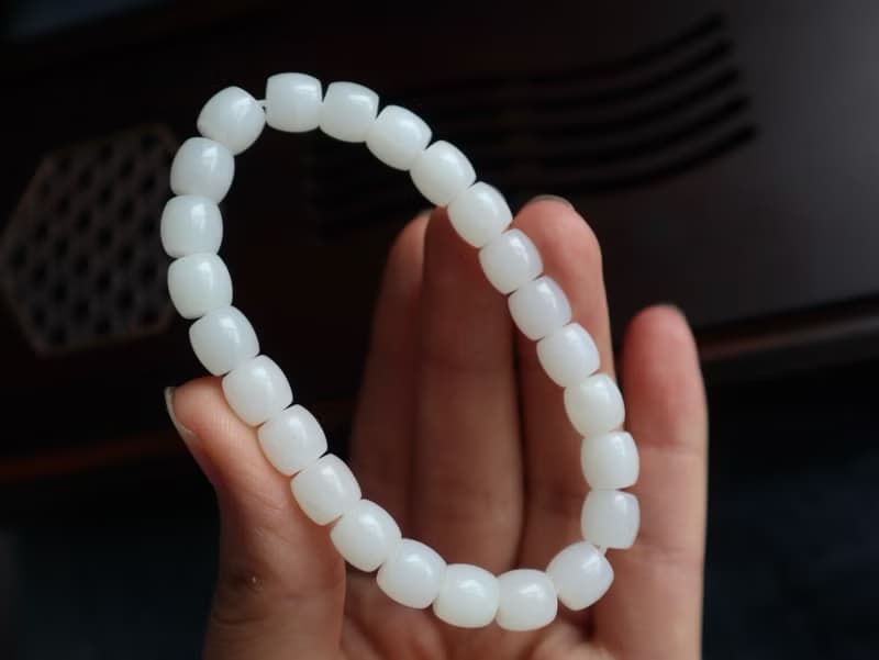 天然和田玉羊脂玉手鏈老型珠和田玉手鏈脂份好玉質細膩平安喜樂