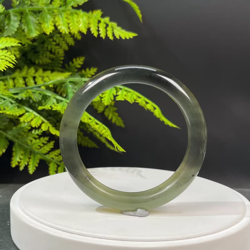 蛇紋玉手鐲 60MM 漸變水墨畫風 墨綠色岫玉手環 平靜安寧鎮靜神秘