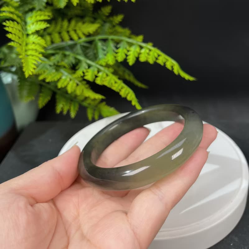 蛇紋玉手鐲 60MM 漸變水墨畫風 墨綠色岫玉手環 平靜安寧鎮靜神秘