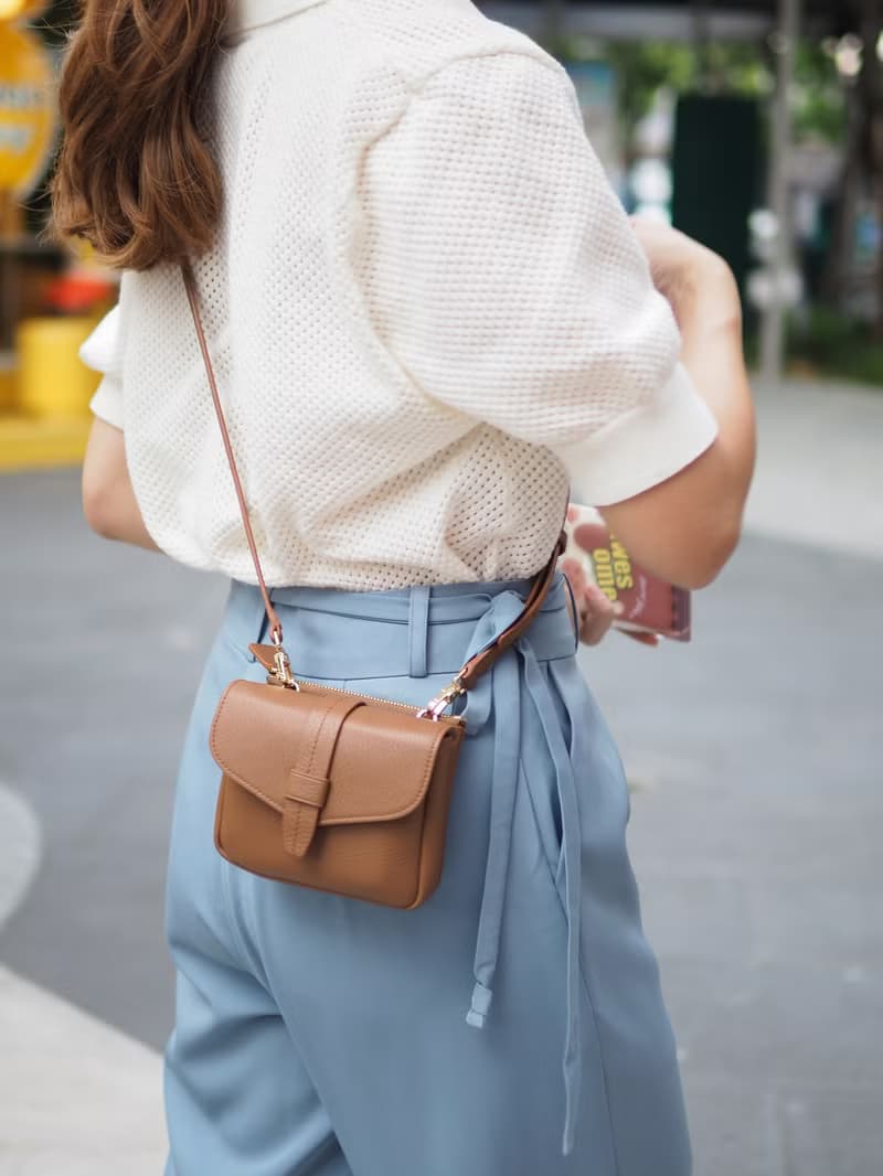Khloe (Oak brown): Micro bag, Short wallet, Crossbody bag, Cow Leather wallet