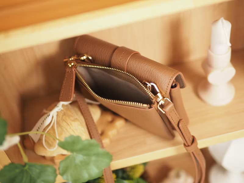 Khloe (Oak brown): Micro bag, Short wallet, Crossbody bag, Cow Leather wallet